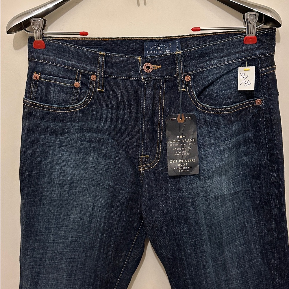 Lucky Brand (32”x32”)